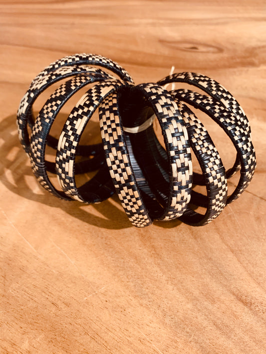 Lauhala Bracelet (5 Strand) Black w/ Natural Design
