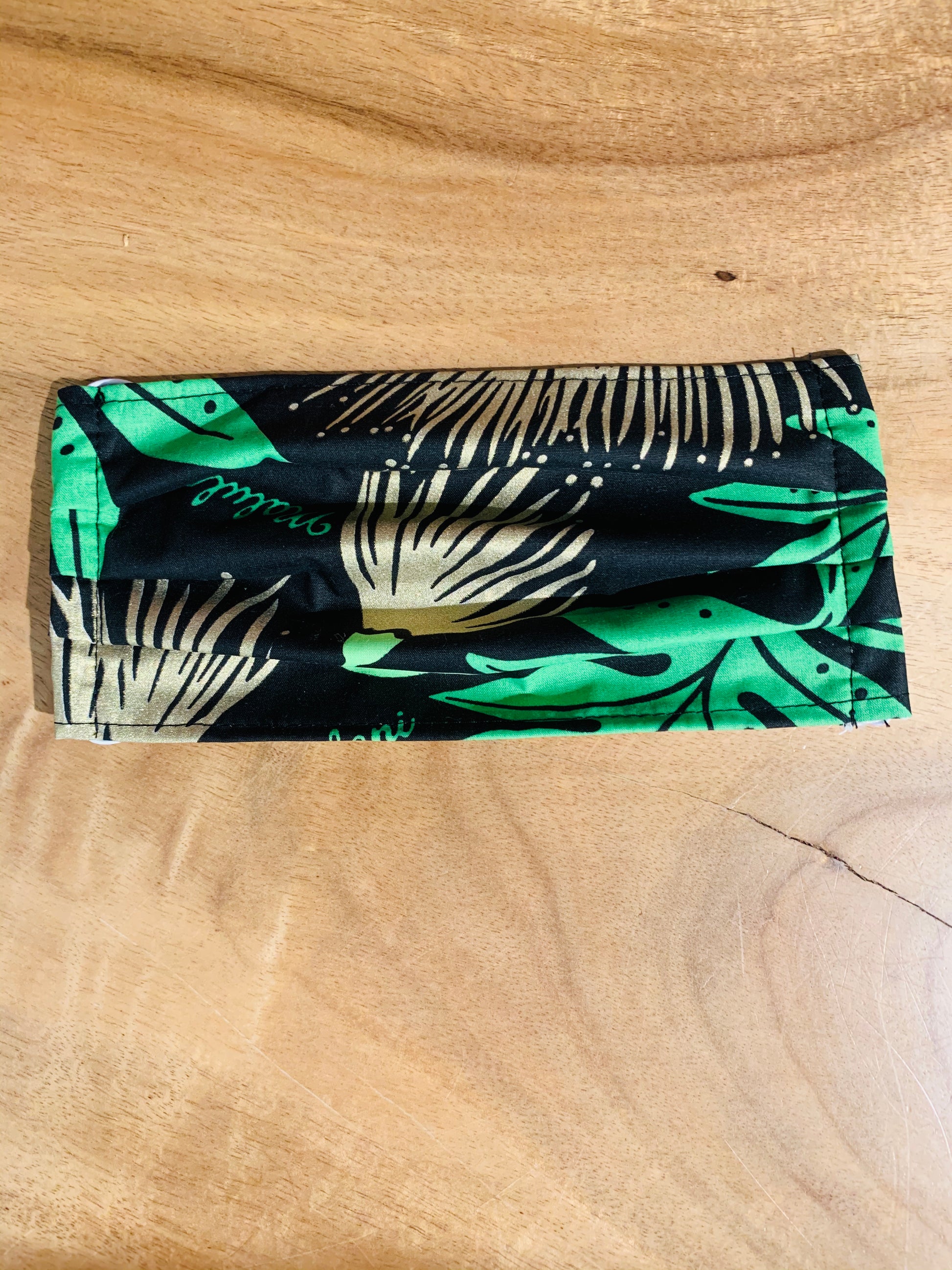 Lehua Black/Gold